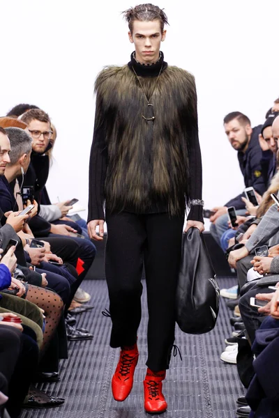 Look 14